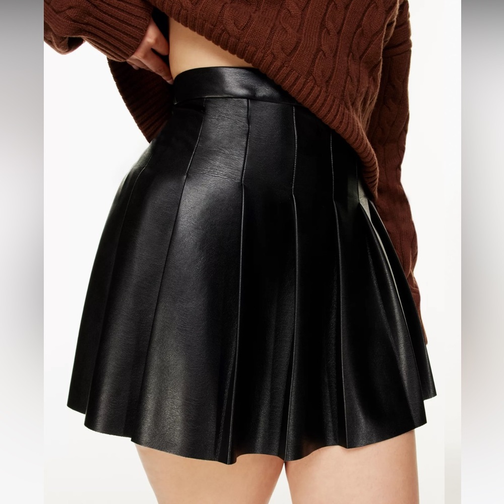 Aritzia Olive pleated skirt